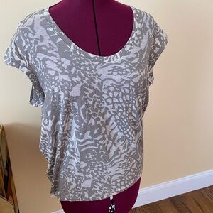 Generation Love Vivi Tig Below Shoulder Sleeve Lepard Amethyst Shirt, Size S